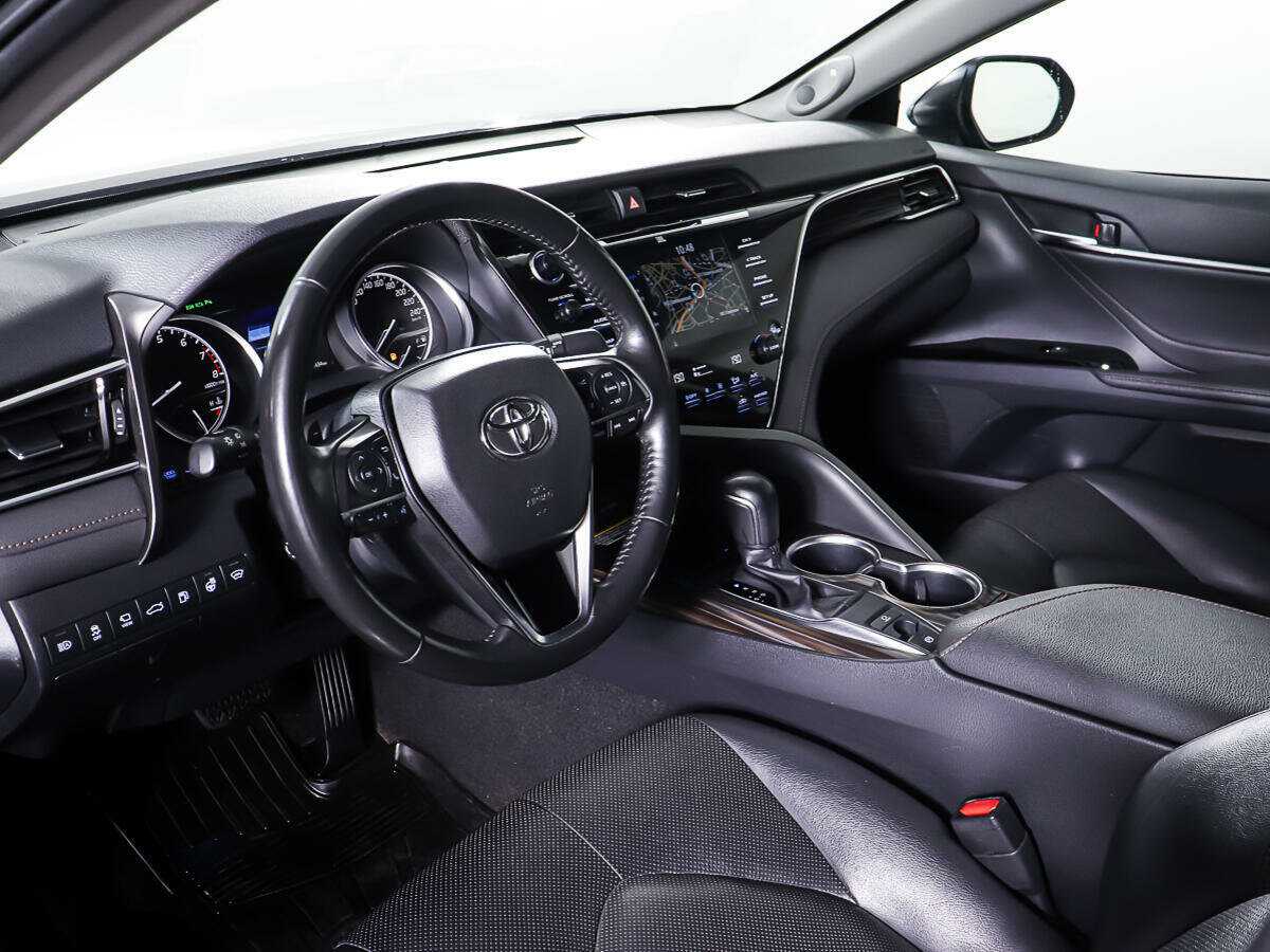 Toyota Camry с пробегом — 2018 год. Фото: #14