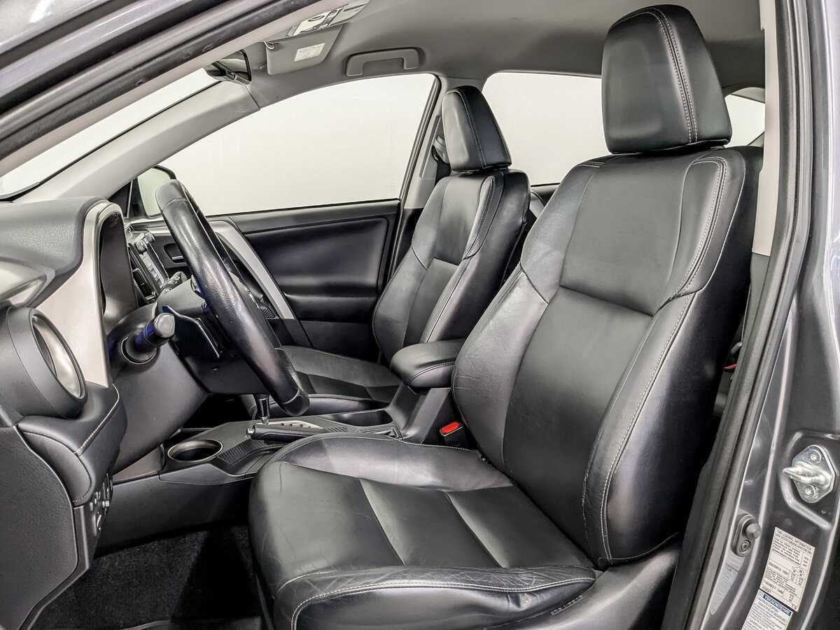Toyota RAV4 с пробегом — 2014 год. Фото: #17
