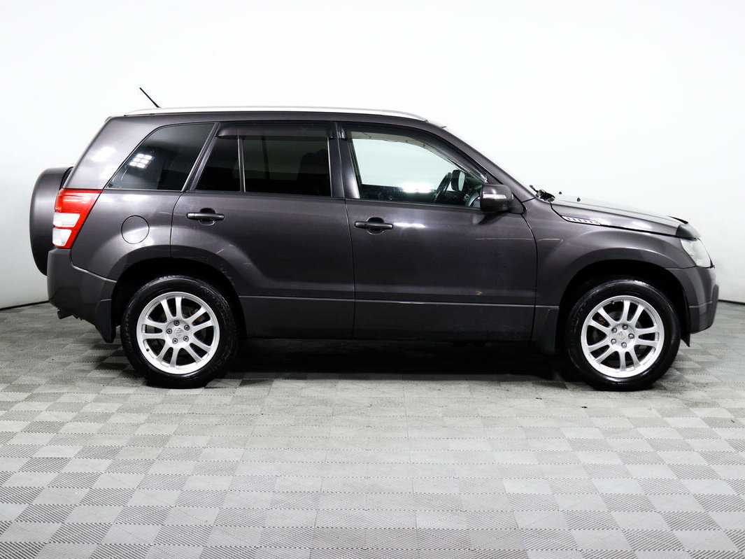 Suzuki Grand Vitara с пробегом — 2011 год. Фото: #3