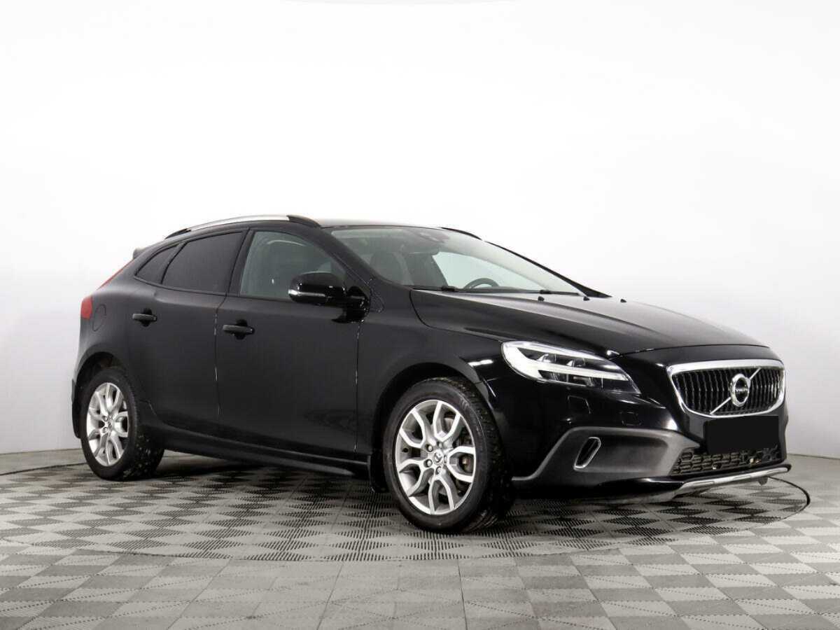 Volvo V40 Cross Country с пробегом — 2017 год. Фото: #2