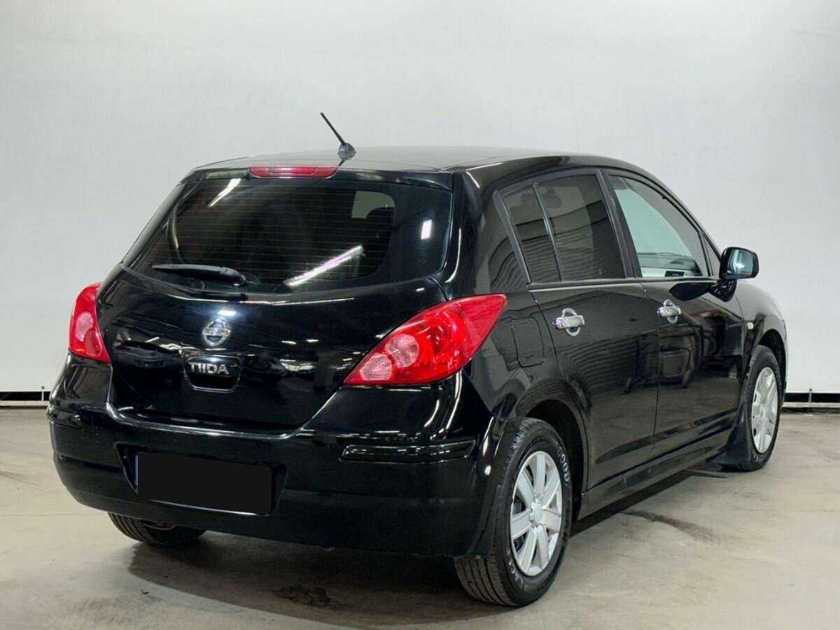 Nissan Tiida с пробегом — 2010 год. Фото: #4