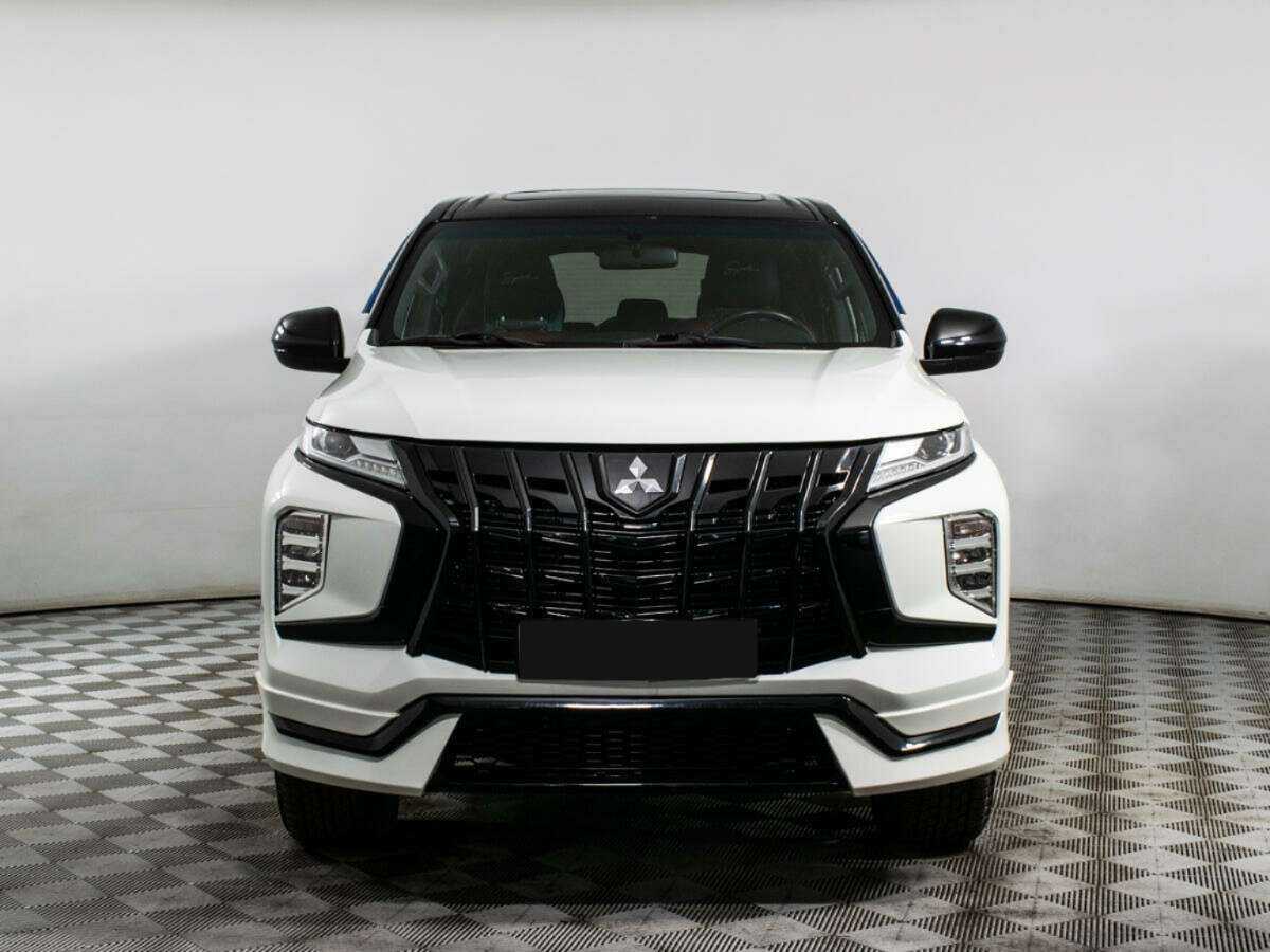 Mitsubishi Montero Sport с пробегом — 2022 год. Фото: #1