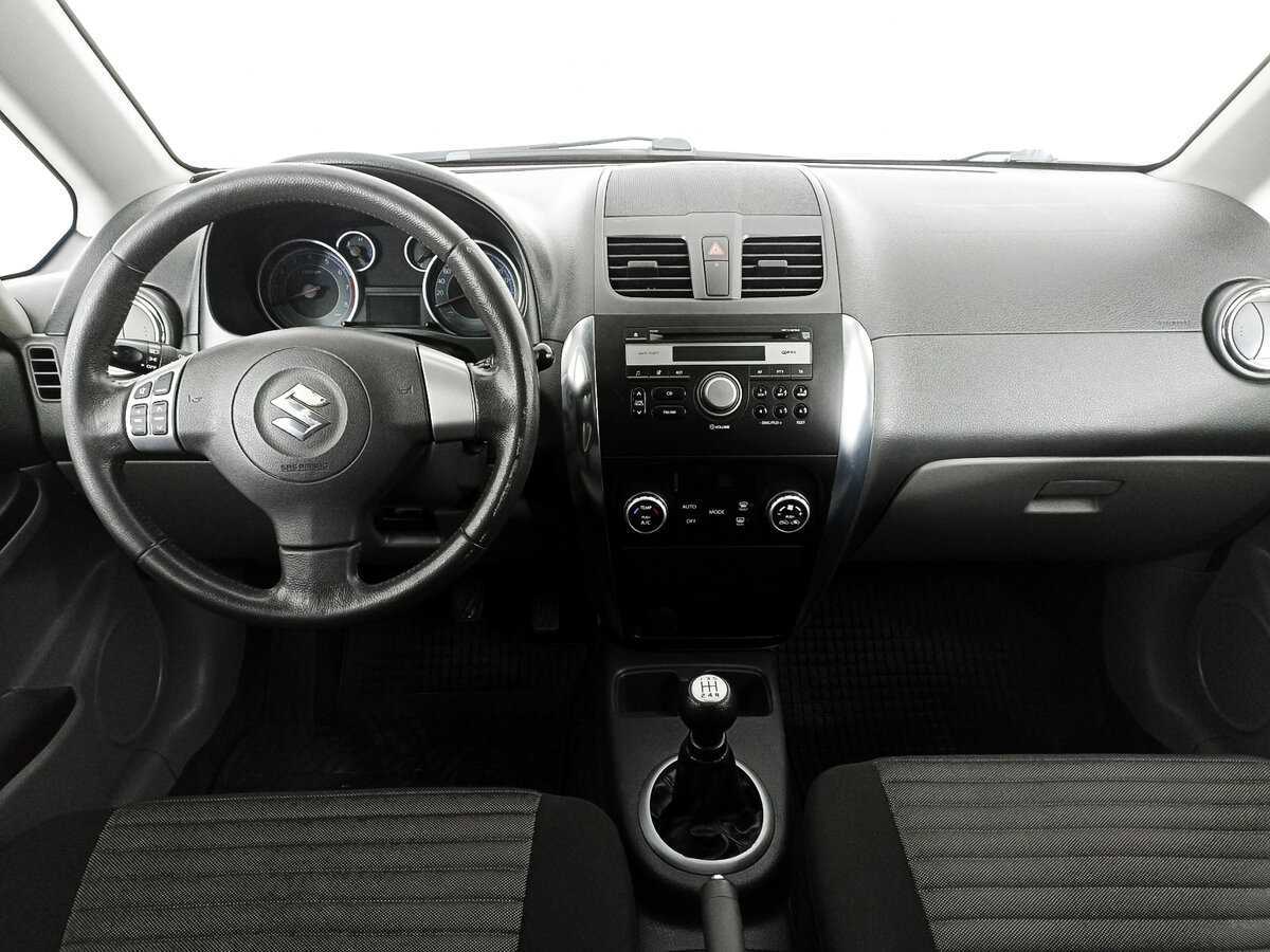 Suzuki SX4 с пробегом — 2013 год. Фото: #9