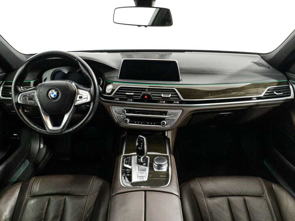 BMW 7 серии с пробегом — 2016 год. Фото: #10