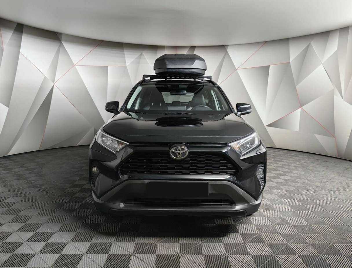 Toyota RAV4 с пробегом — 2021 год. Фото: #6