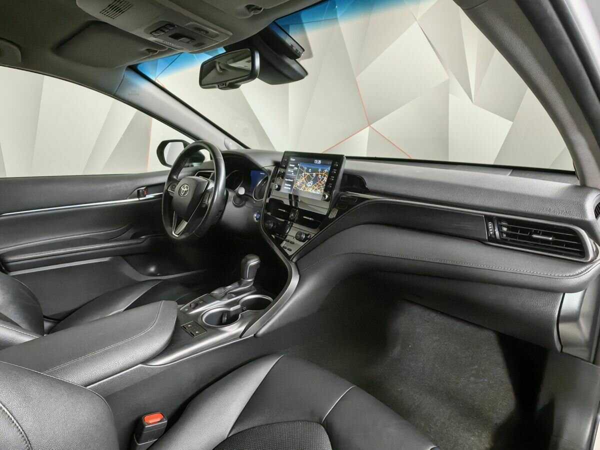 Toyota Camry с пробегом — 2022 год. Фото: #7