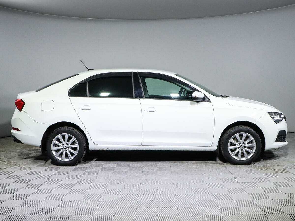 Skoda Rapid с пробегом — 2021 год. Фото: #3