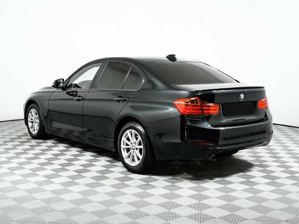 BMW 3 серии с пробегом — 2015 год. Фото: #5
