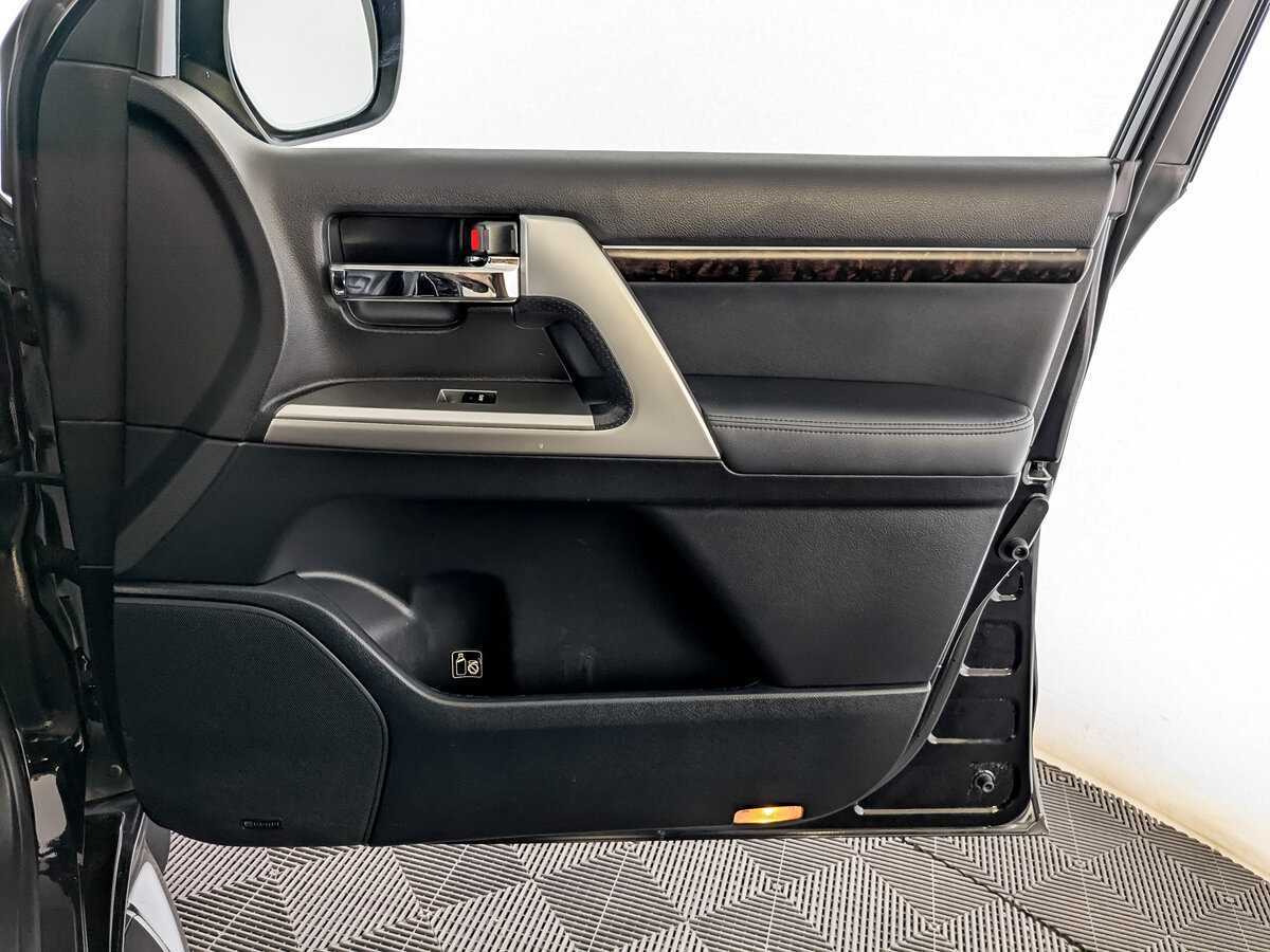 Toyota Land Cruiser с пробегом — 2015 год. Фото: #26