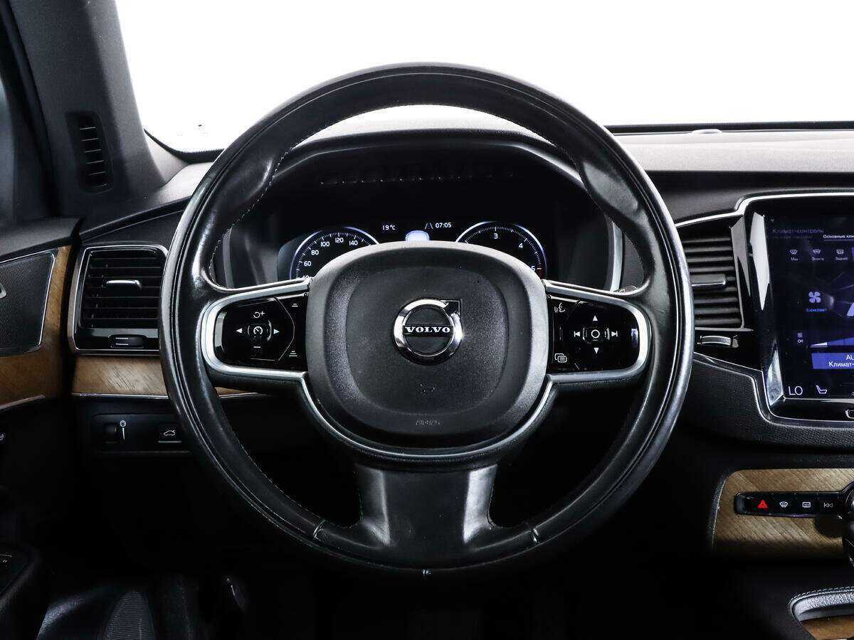 Volvo XC90 с пробегом — 2017 год. Фото: #11