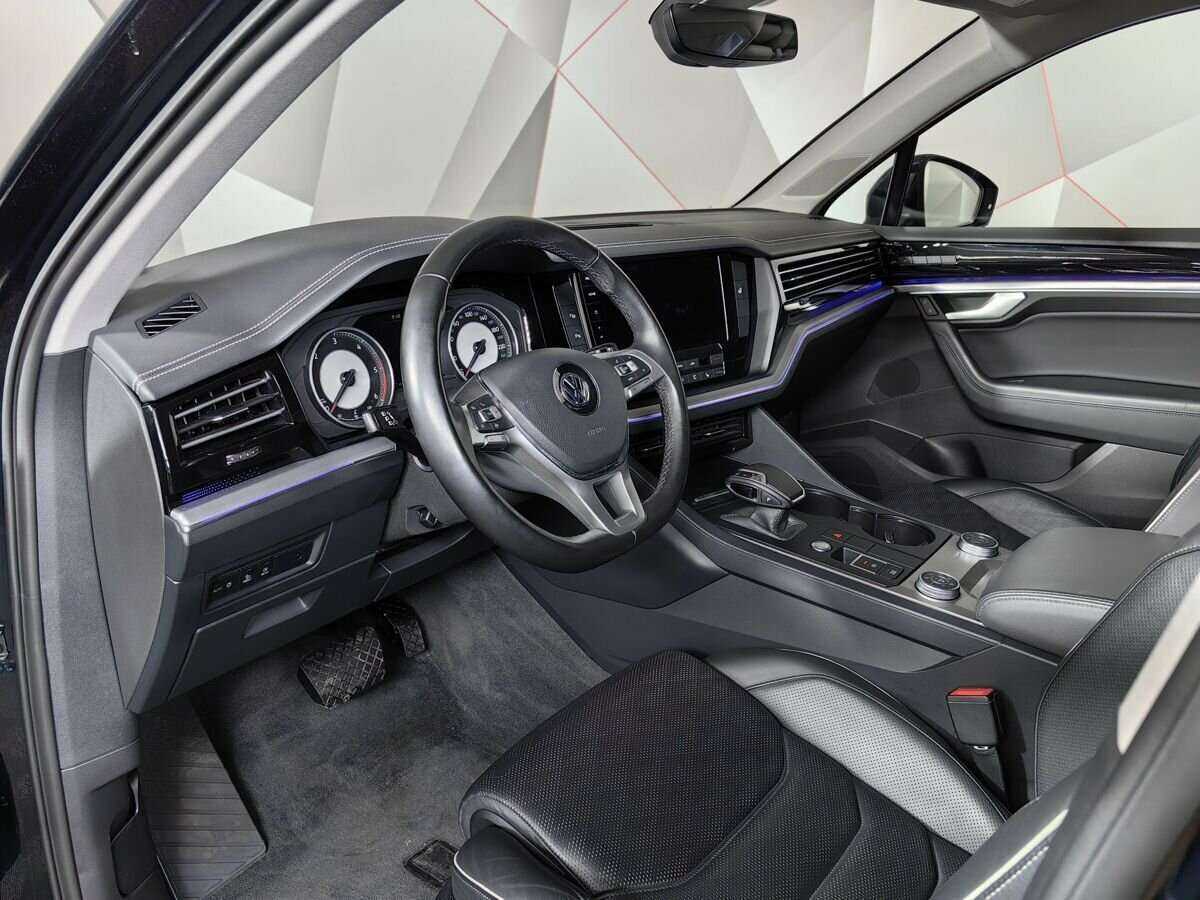 Volkswagen Touareg с пробегом — 2018 год. Фото: #13