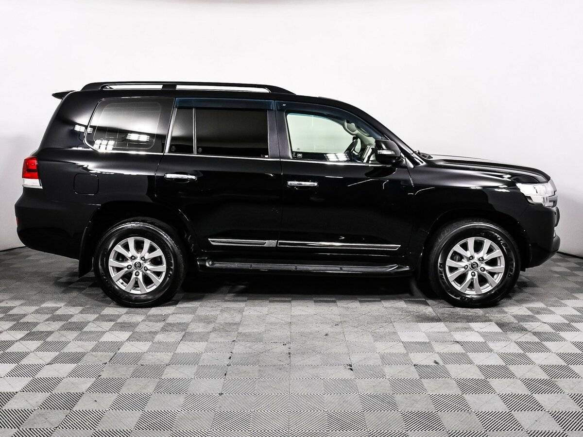 Toyota Land Cruiser с пробегом — 2018 год. Фото: #3