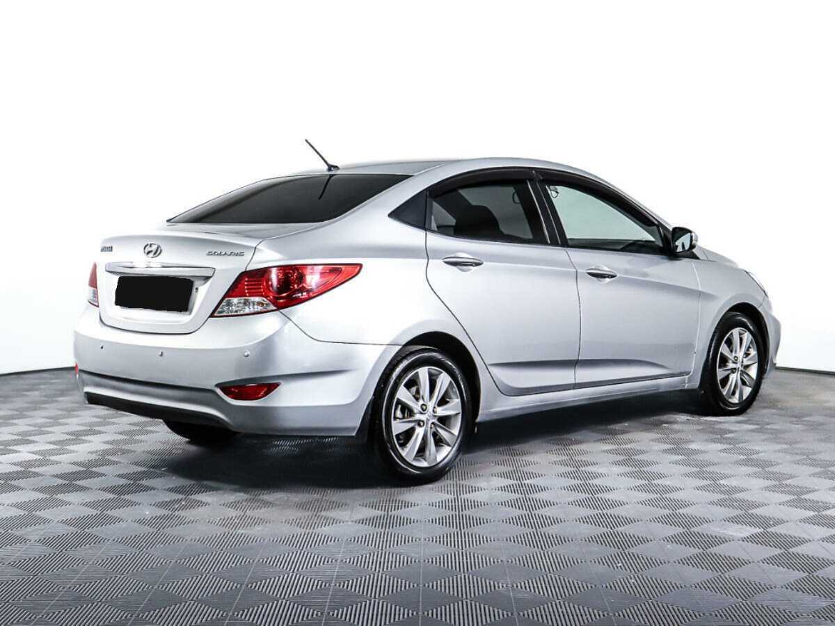 Hyundai Solaris с пробегом — 2011 год. Фото: #4