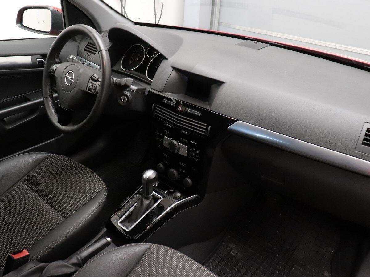 Opel Astra с пробегом — 2007 год. Фото: #6