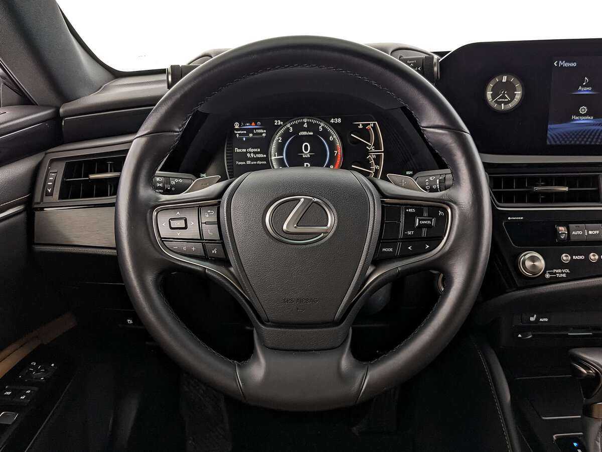 Lexus ES с пробегом — 2022 год. Фото: #17