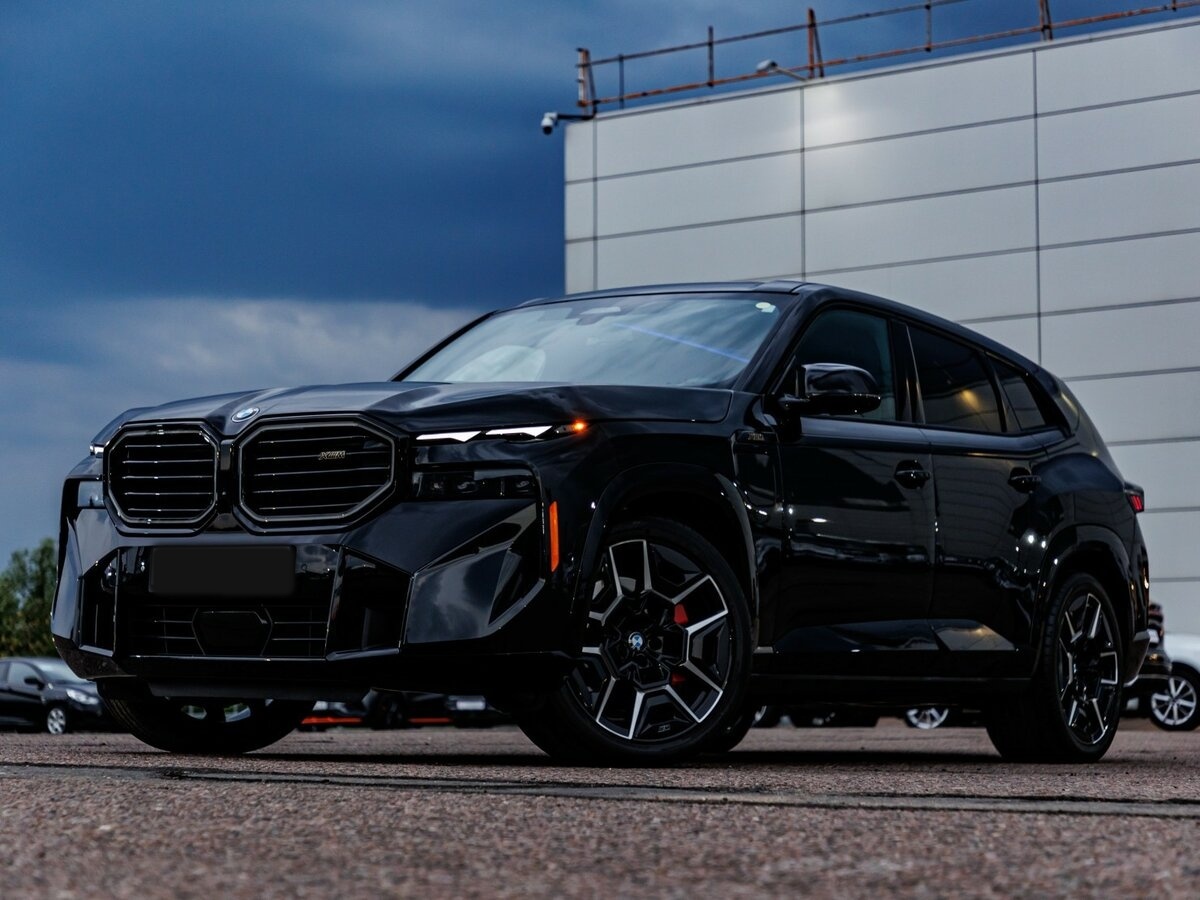 BMW XM с пробегом — 2023 год. Фото: #13