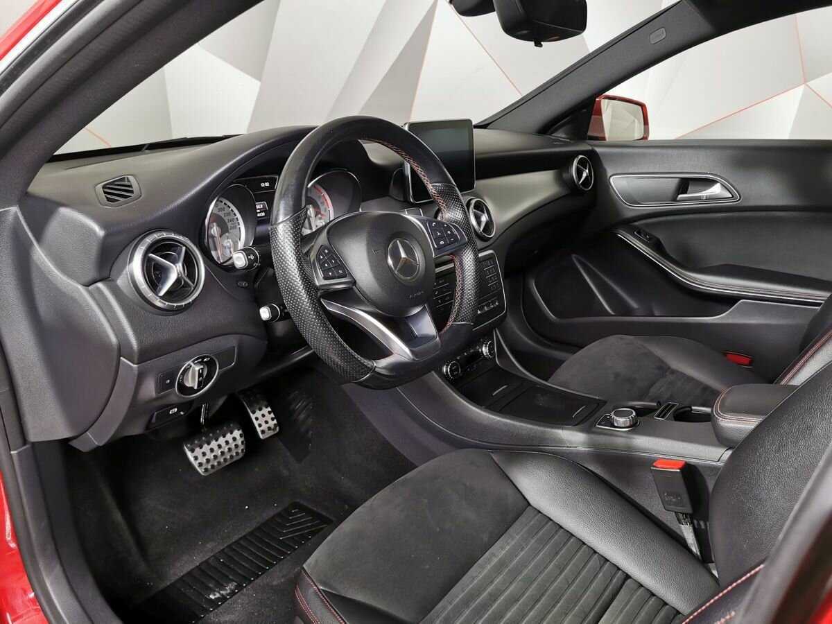 Mercedes-Benz CLA с пробегом — 2014 год. Фото: #13