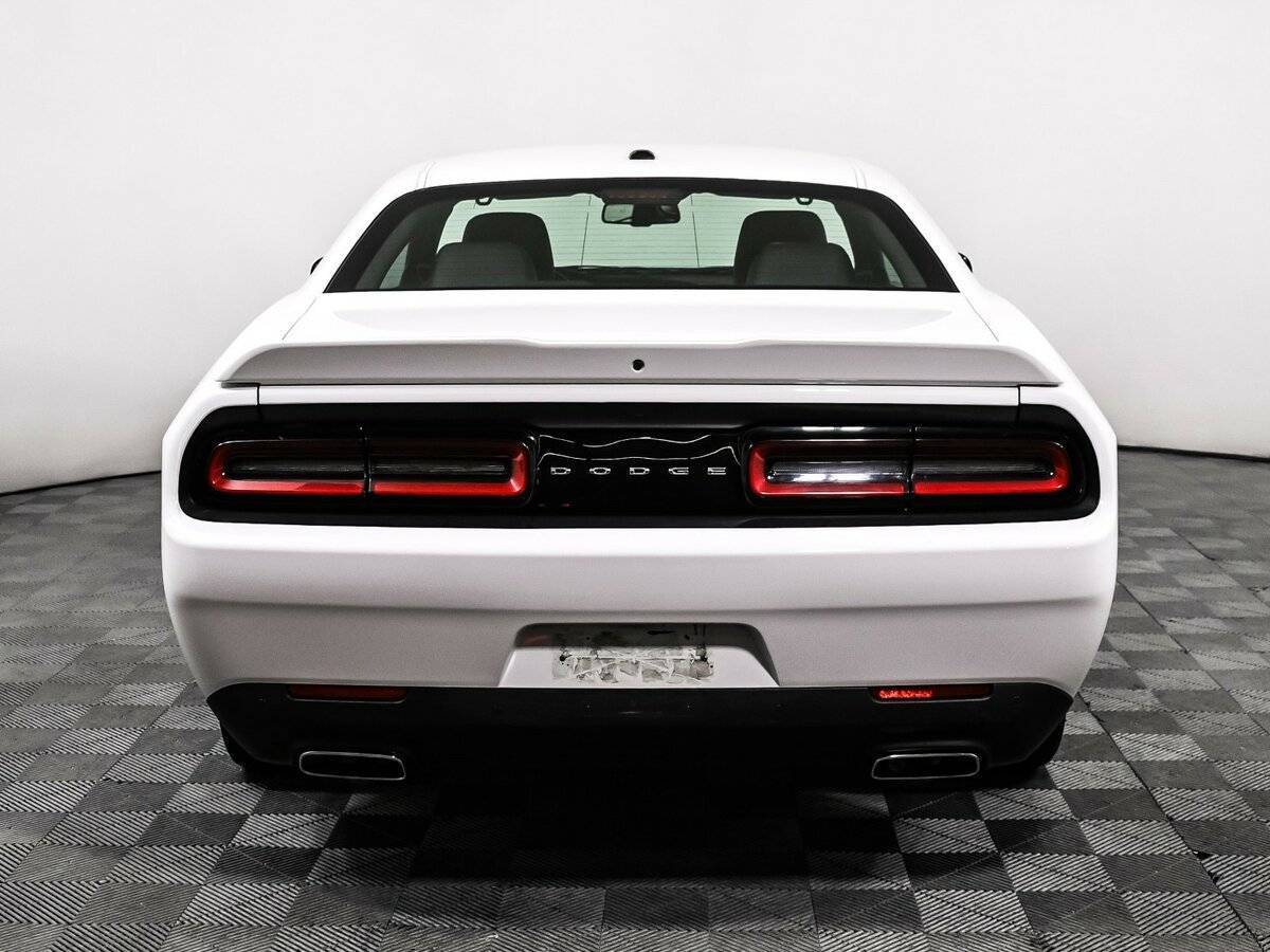 Dodge Challenger с пробегом — 2022 год. Фото: #5