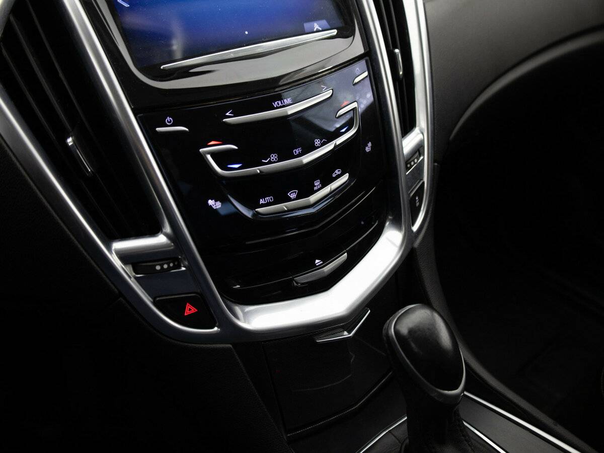 Cadillac SRX с пробегом — 2013 год. Фото: #8