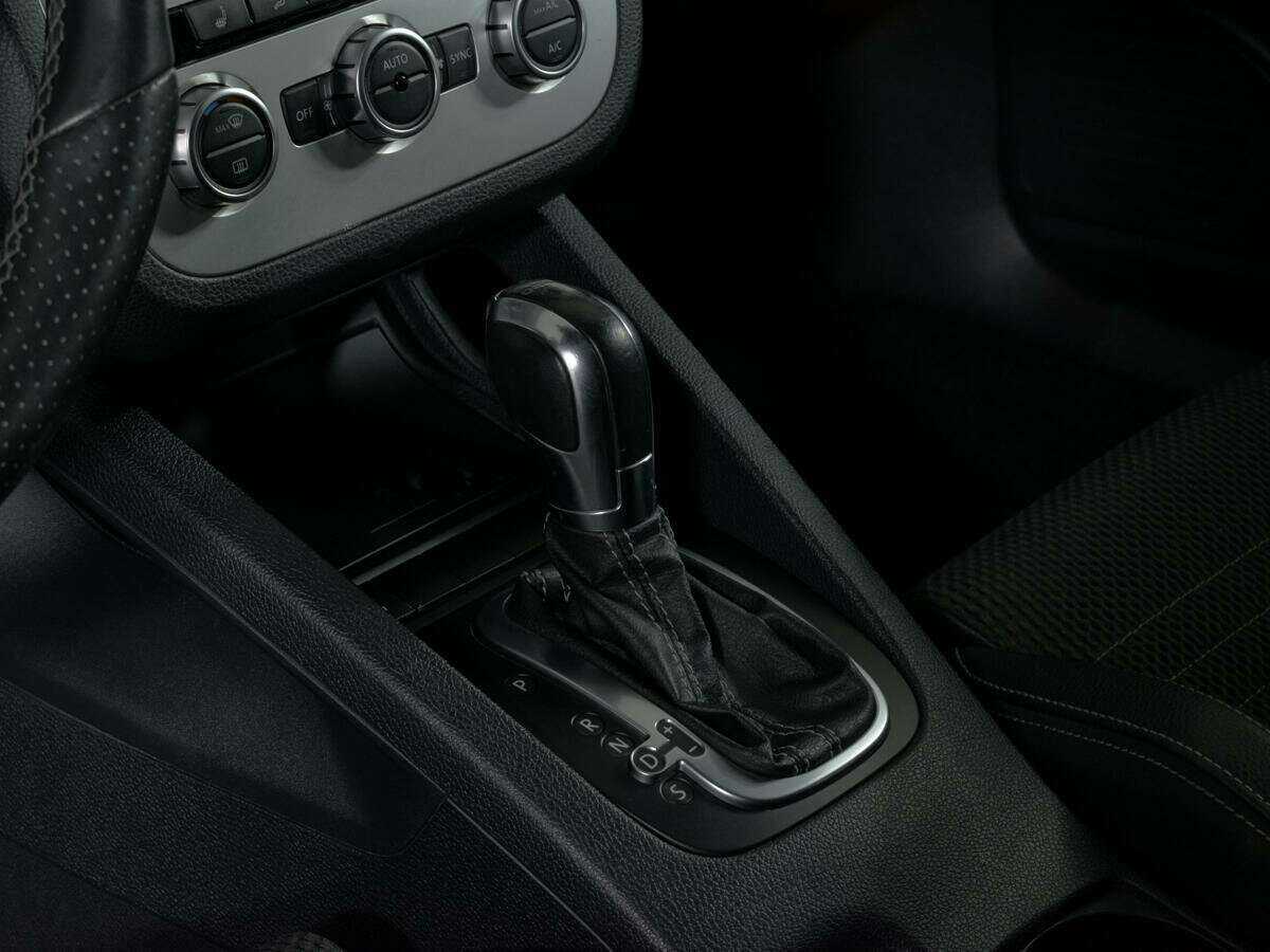 Volkswagen Scirocco с пробегом — 2013 год. Фото: #15