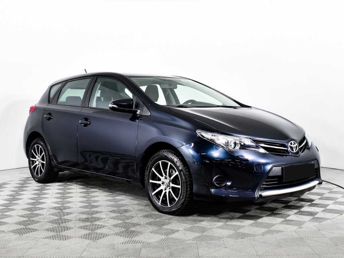 Toyota Auris с пробегом — 2013 год. Фото: #2
