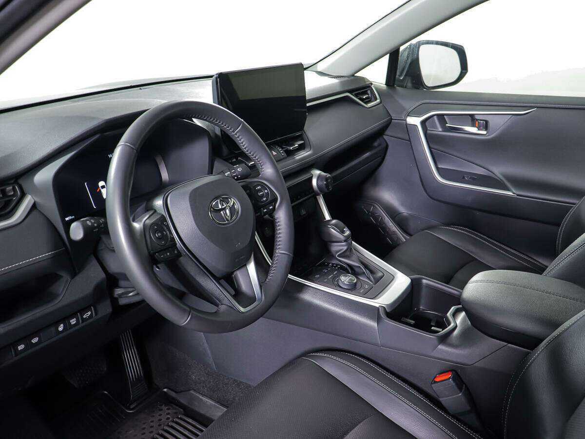 Toyota RAV4 с пробегом — 2022 год. Фото: #12
