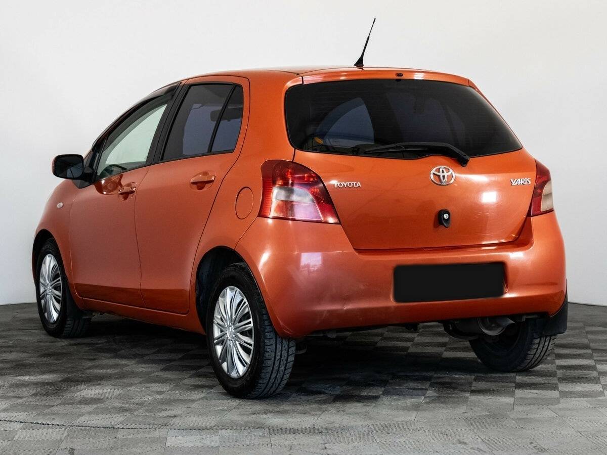 Toyota Yaris с пробегом — 2006 год. Фото: #4