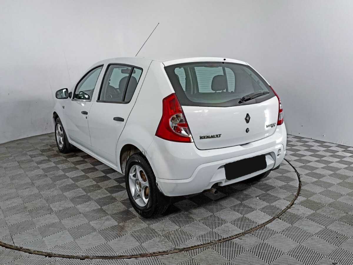 Renault Sandero с пробегом — 2014 год. Фото: #5