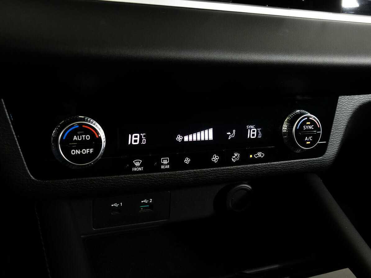 Mitsubishi Outlander с пробегом — 2023 год. Фото: #11
