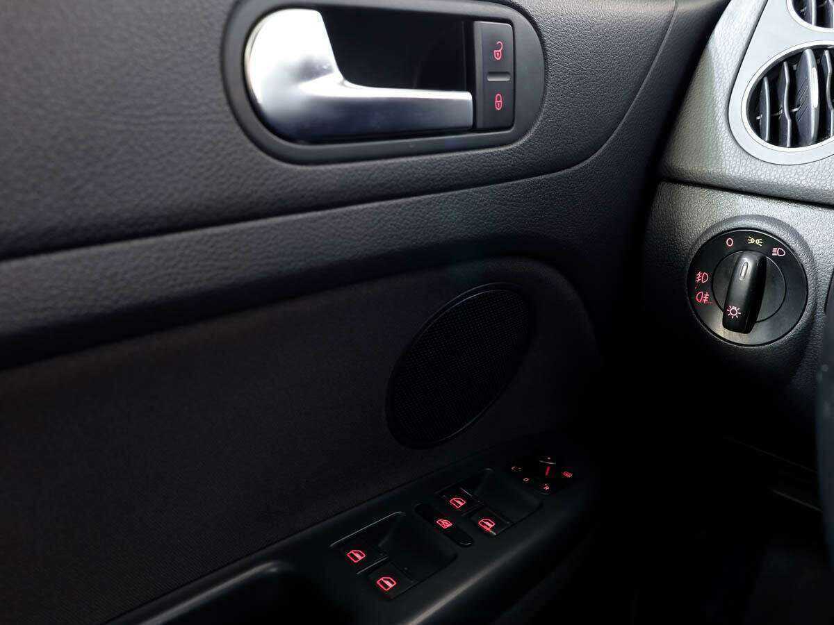 Volkswagen Golf Plus с пробегом — 2011 год. Фото: #15