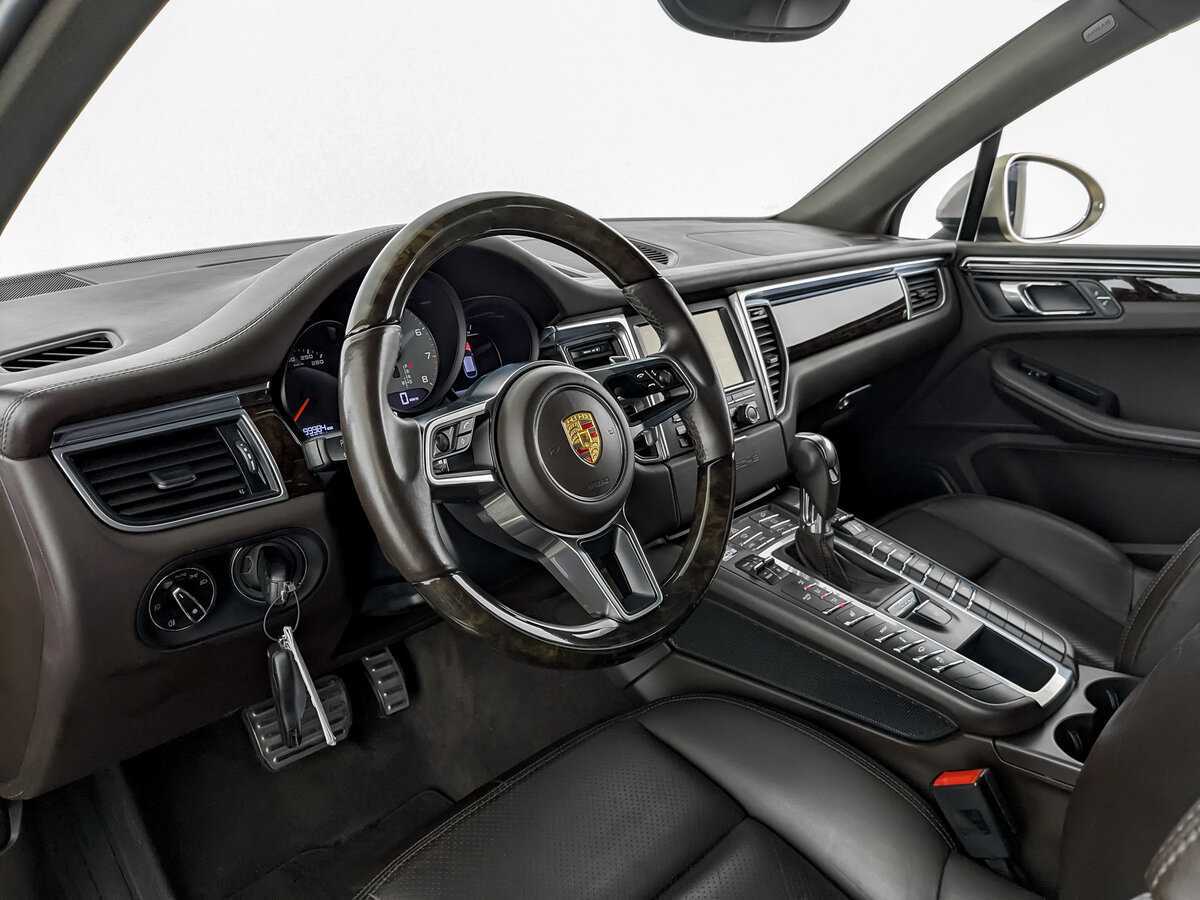 Porsche Macan с пробегом — 2015 год. Фото: #13