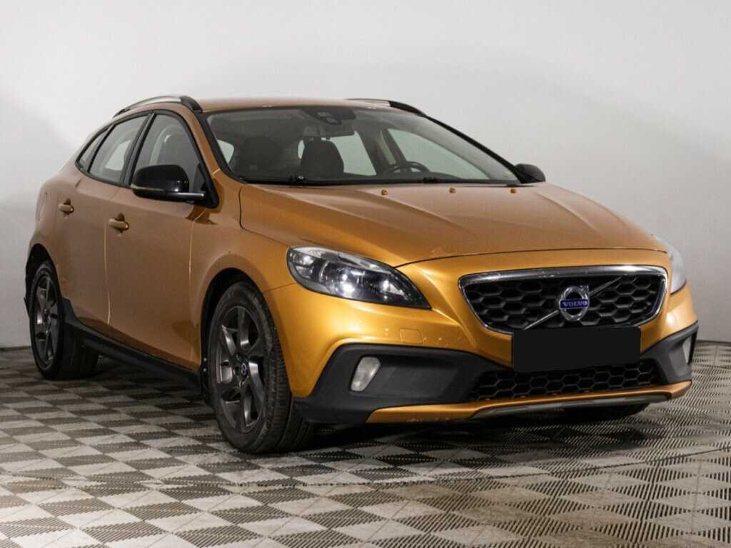 Volvo V40 Cross Country с пробегом — 2014 год. Фото: #2
