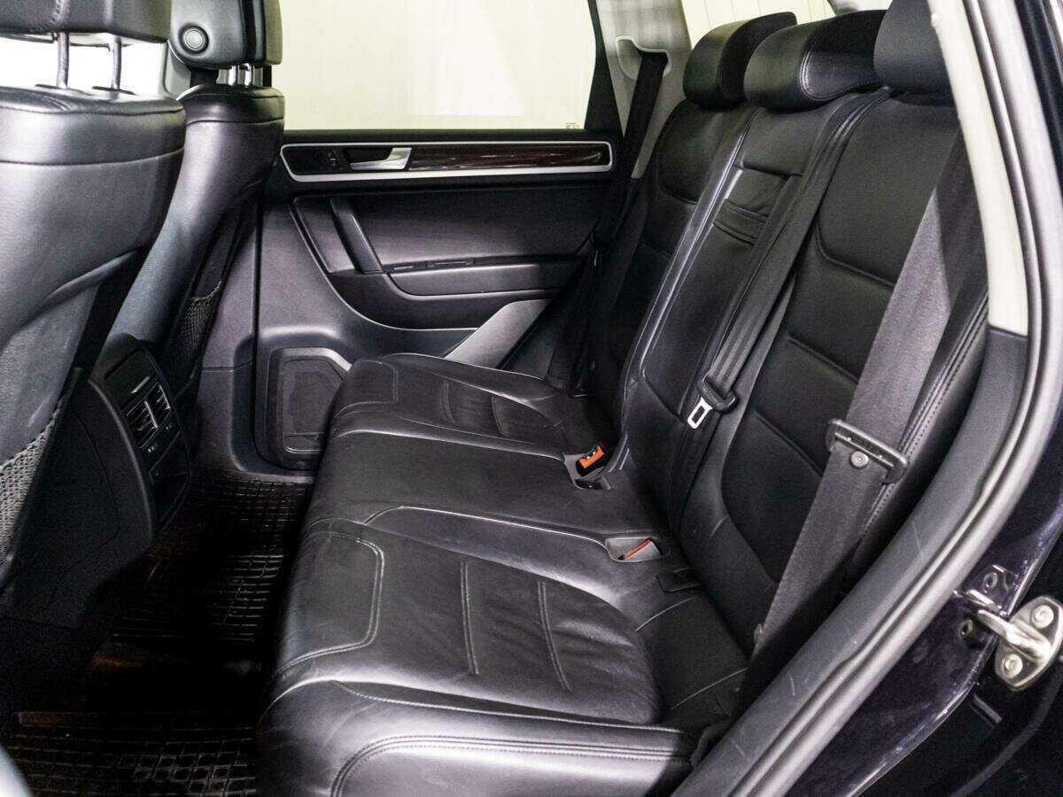 Volkswagen Touareg с пробегом — 2010 год. Фото: #9