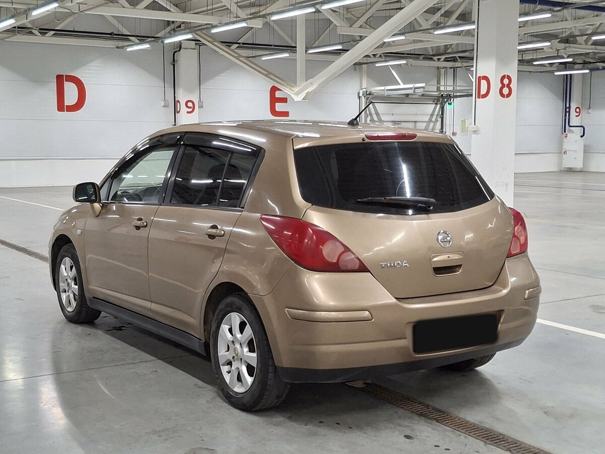 Nissan Tiida с пробегом — 2008 год. Фото: #6