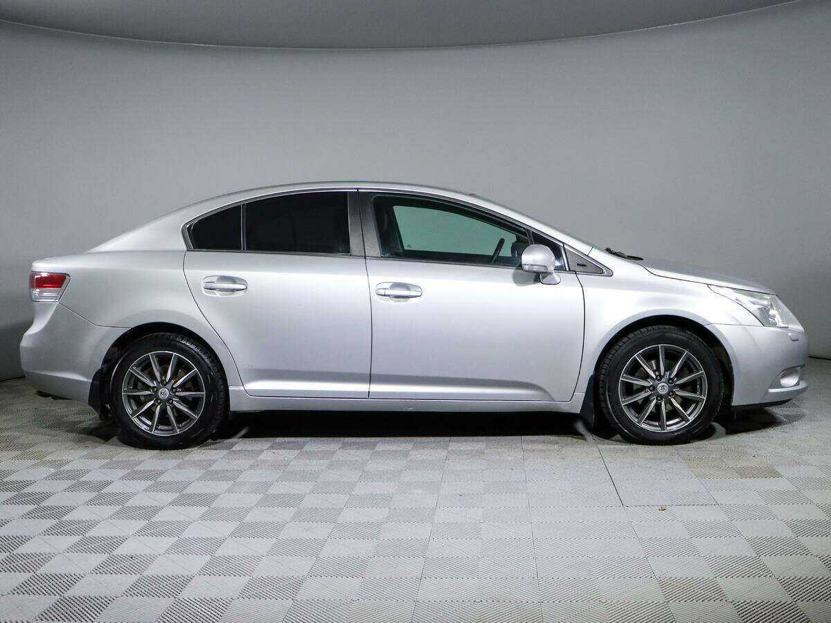 Toyota Avensis с пробегом — 2011 год. Фото: #1