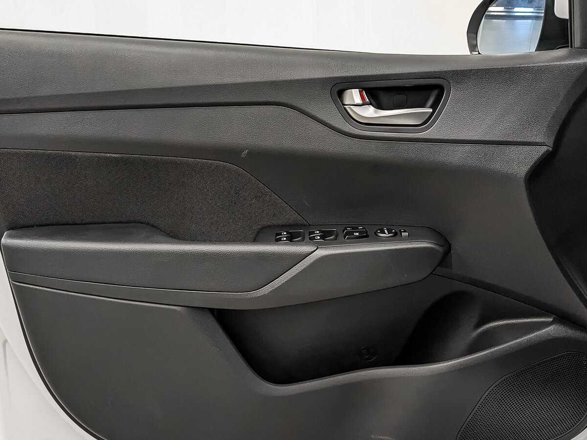 Hyundai Solaris с пробегом — 2022 год. Фото: #18