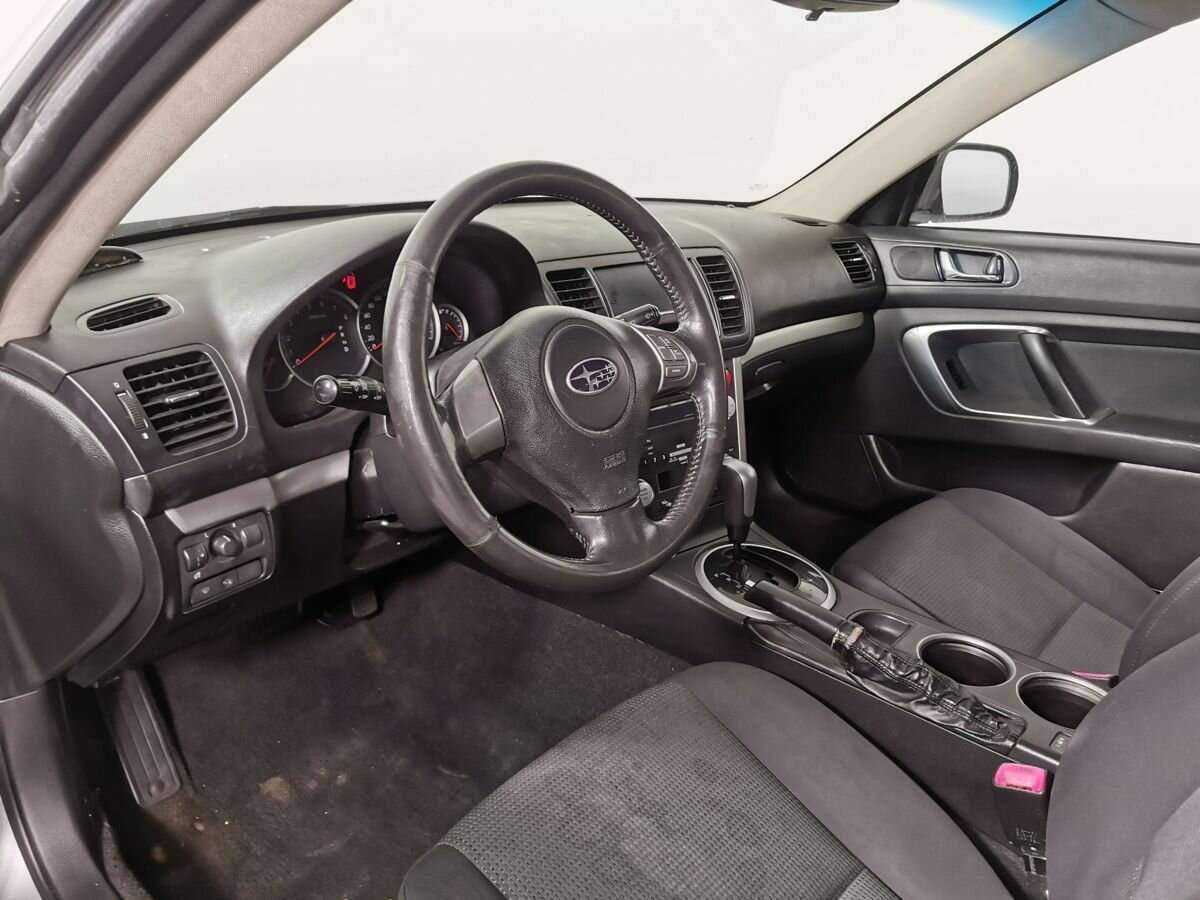 Subaru Legacy с пробегом — 2006 год. Фото: #13