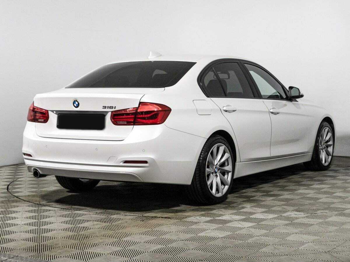 BMW 3 серии с пробегом — 2017 год. Фото: #4