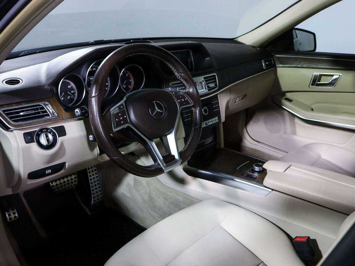 Mercedes-Benz E-Класс с пробегом — 2015 год. Фото: #11