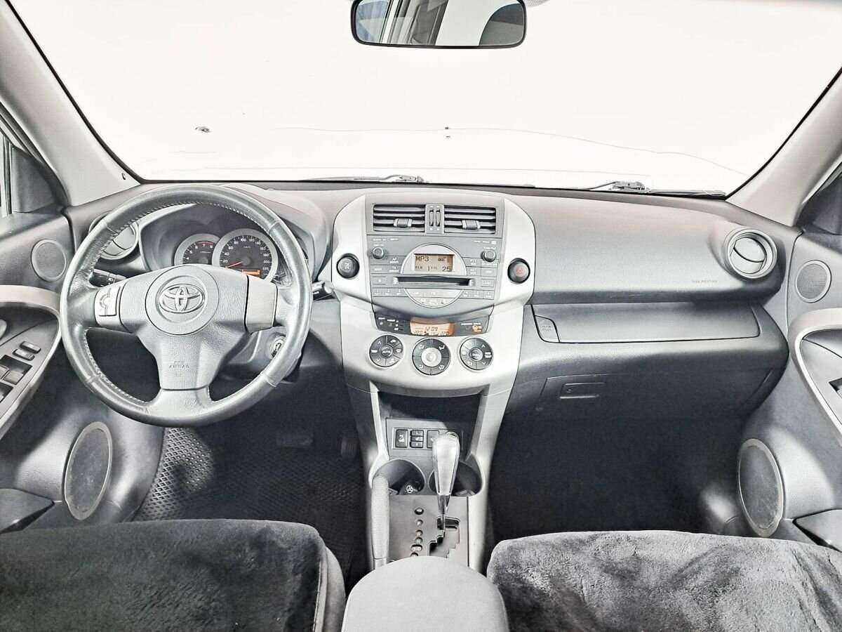 Toyota RAV4 с пробегом — 2006 год. Фото: #11