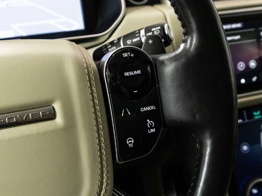 Land Rover Range Rover с пробегом — 2018 год. Фото: #28
