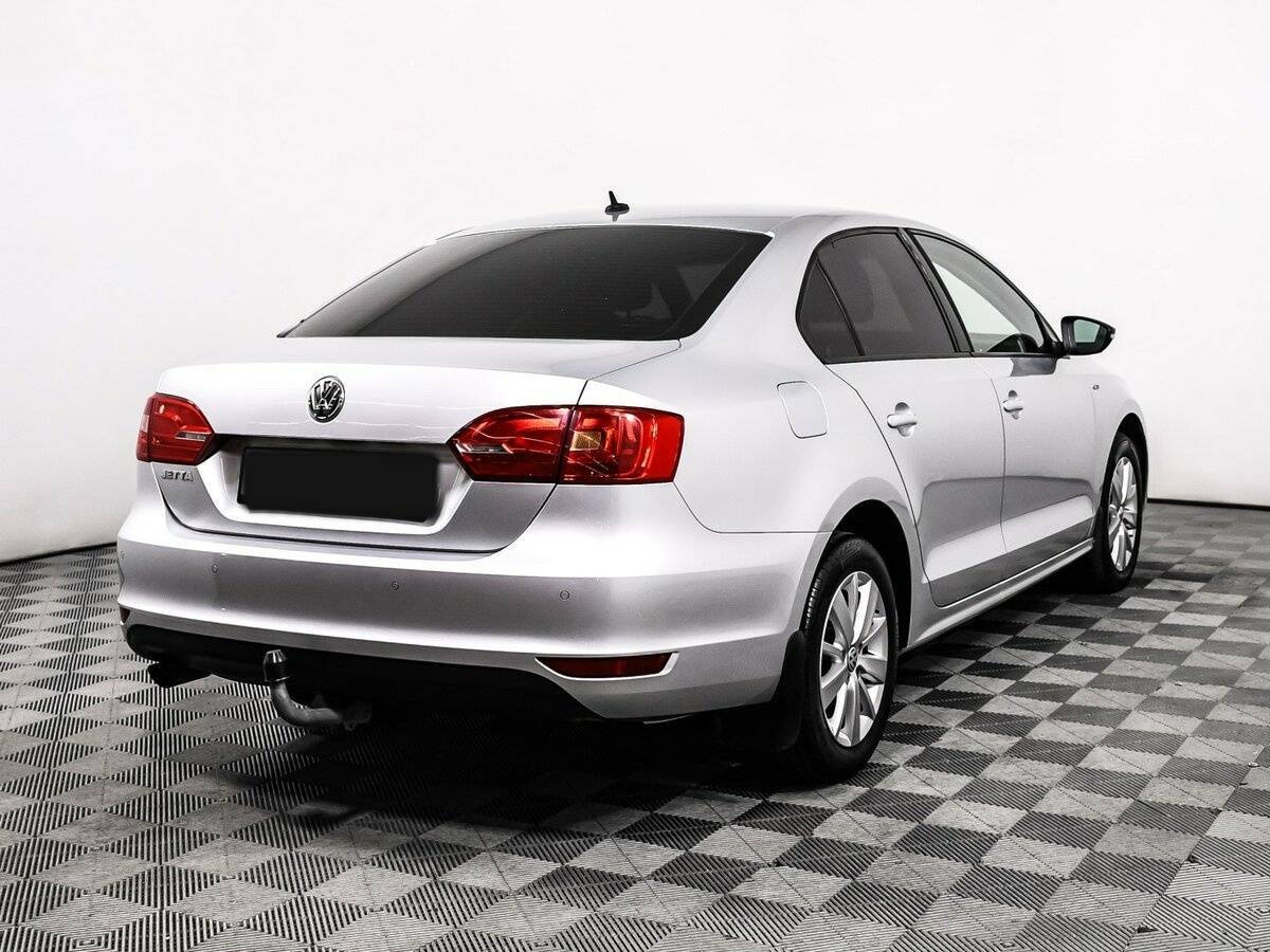 Volkswagen Jetta с пробегом — 2013 год. Фото: #4