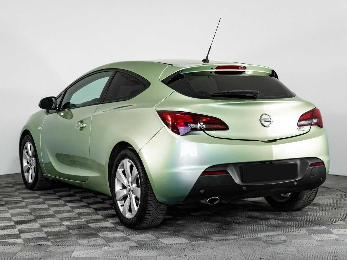 Opel Astra с пробегом — 2011 год. Фото: #5