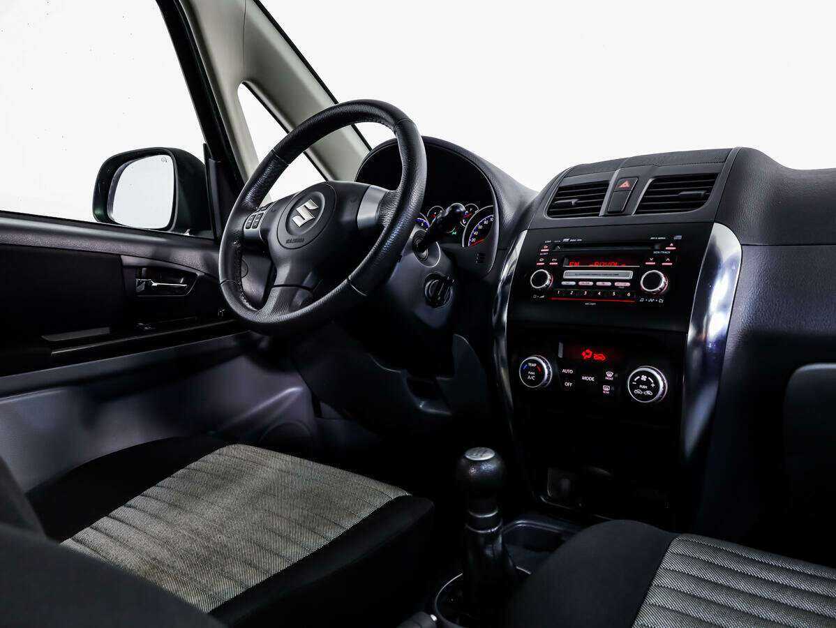 Suzuki SX4 с пробегом — 2011 год. Фото: #6