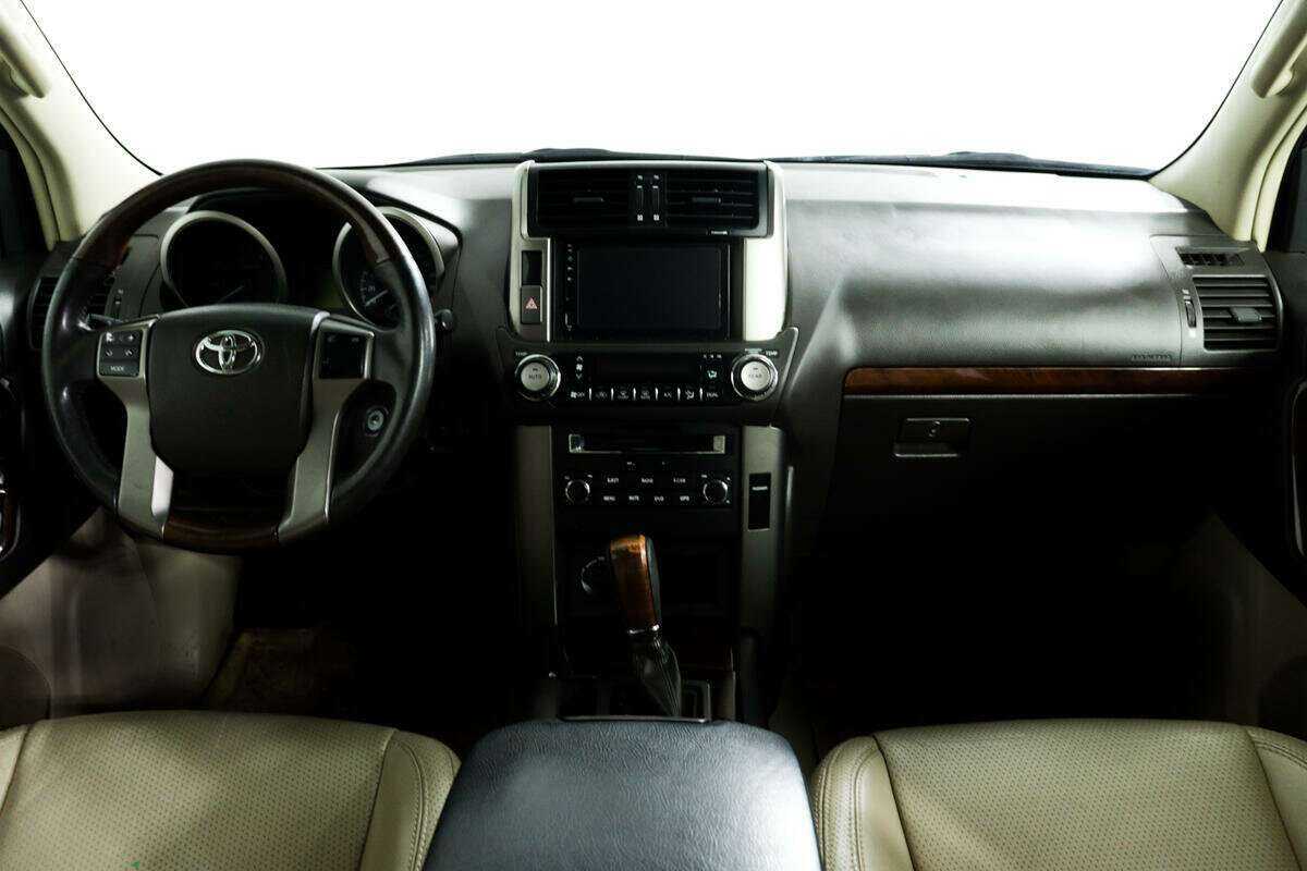 Toyota Land Cruiser Prado с пробегом — 2011 год. Фото: #10