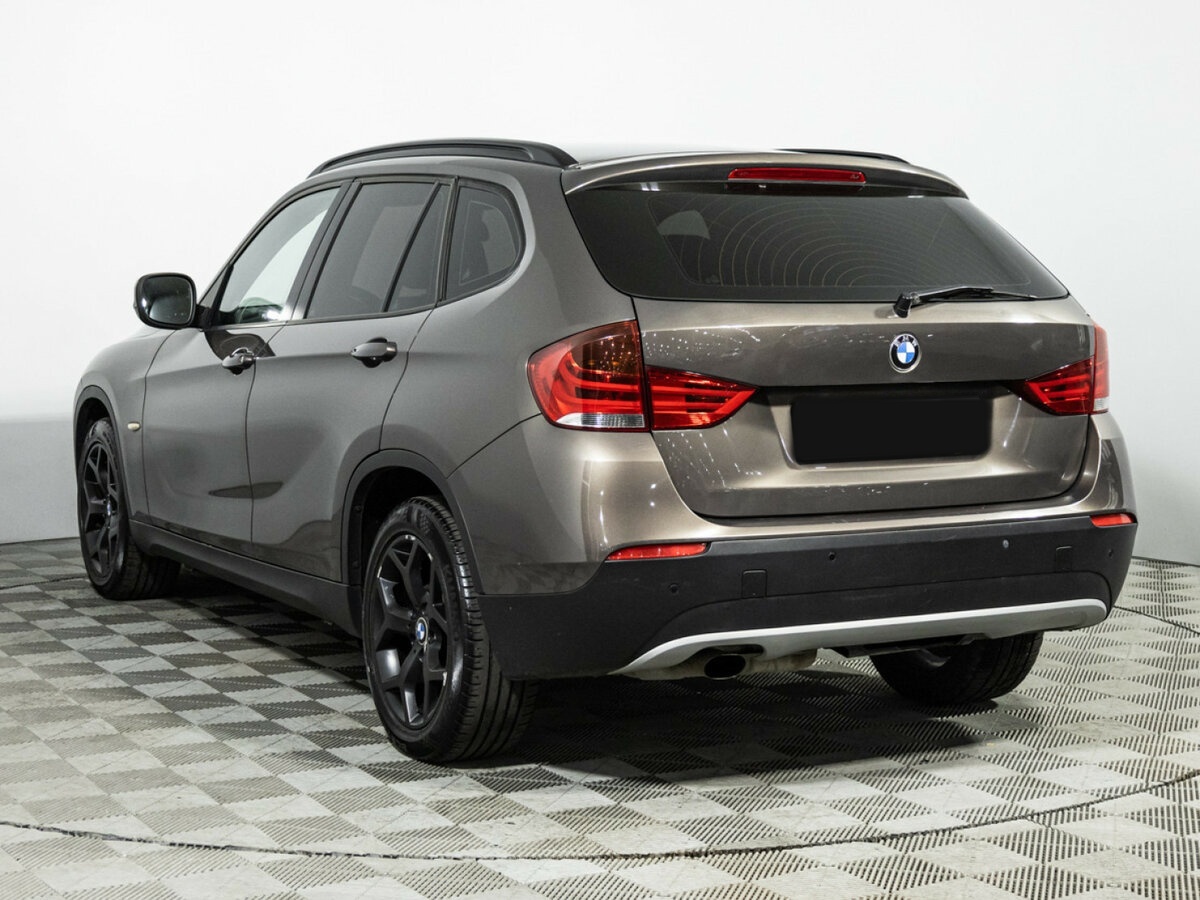 BMW X1 с пробегом — 2011 год. Фото: #6