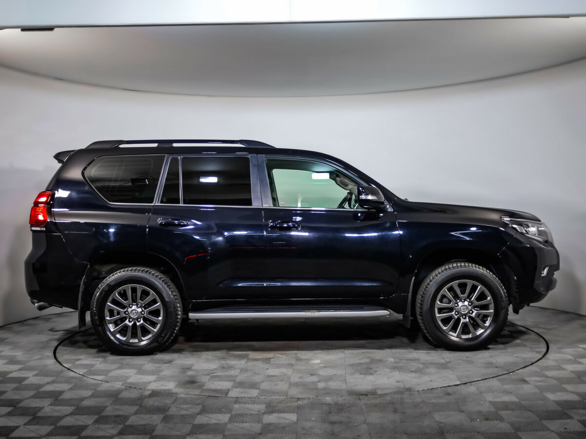 Toyota Land Cruiser Prado с пробегом — 2018 год. Фото: #3
