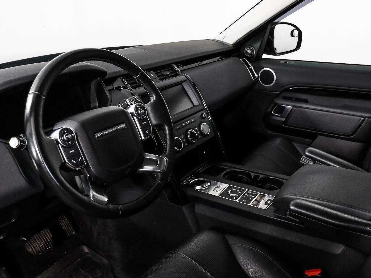 Land Rover Discovery с пробегом — 2018 год. Фото: #8
