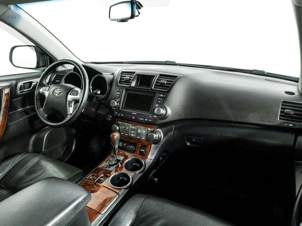 Toyota Highlander с пробегом — 2011 год. Фото: #8
