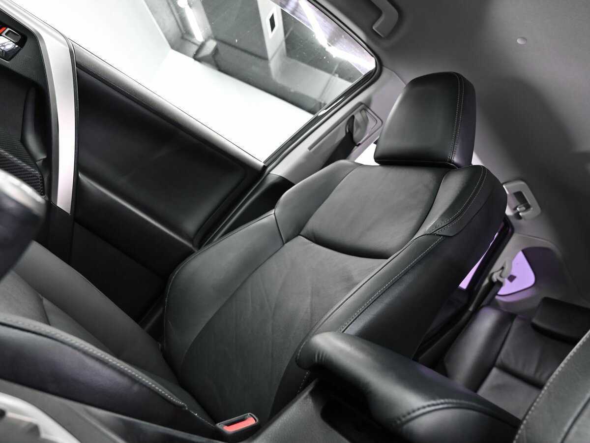 Toyota RAV4 с пробегом — 2013 год. Фото: #13